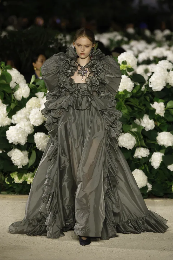 Saint Laurent весна-лето 2026 Saint Laurent весна-лето 2026