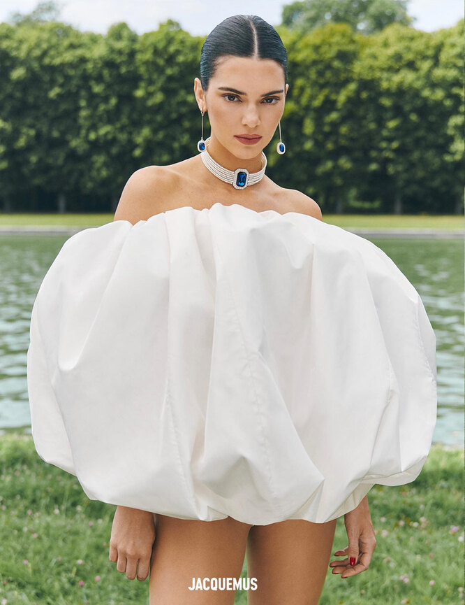 Кендалл Дженнер на показе Jacquemus осень-зима 2023/24 Кендалл Дженнер на показе Jacquemus осень-зима 2023/24