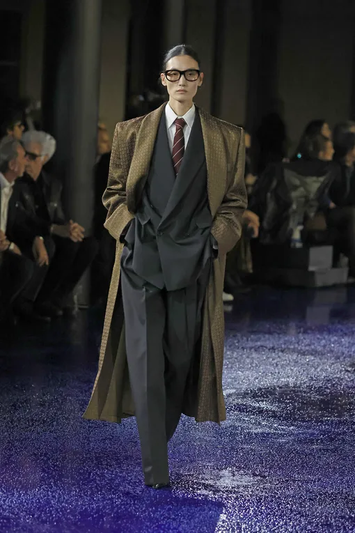 Saint Laurent весна-лето 2025 Saint Laurent весна-лето 2025