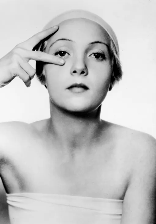 Реклама крема для лица Creme Mouson, около 1937 года