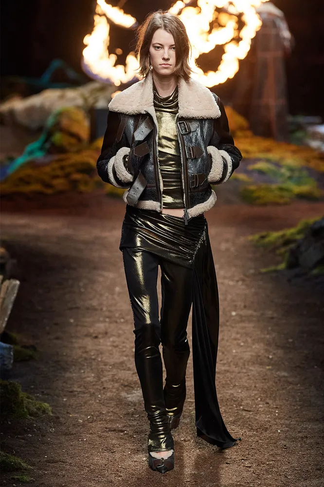BLUMARINE осень-зима 2023/24