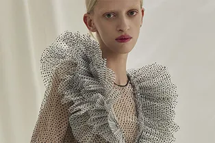 Как одеться на вечеринку в стиле 80-х и не выглядеть гротескно: 26 примеров в новой коллекции Kalmanovich