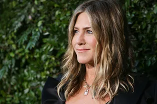 Интервальное голодание и сок из сельдерея: как Дженнифер Энистон держит себя в форме