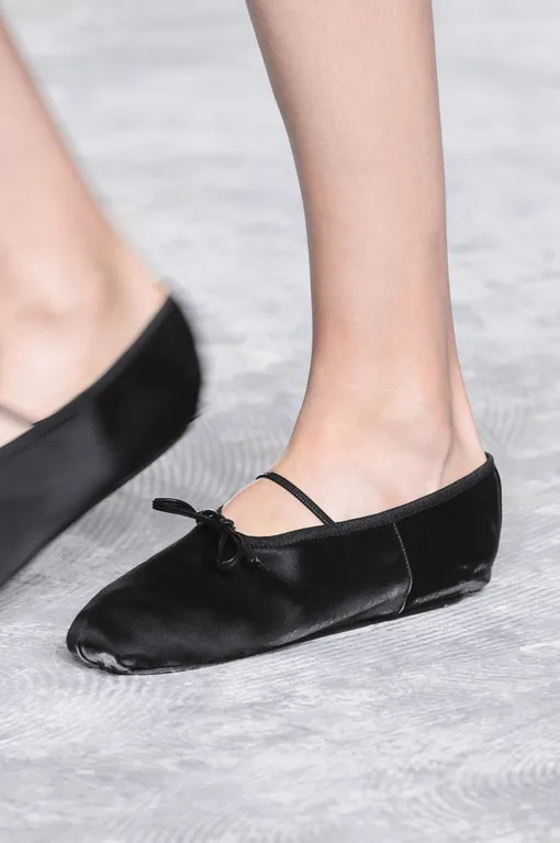 GIAMBATTISTA VALLI, весна-лето 2018 GIAMBATTISTA VALLI, весна-лето 2018