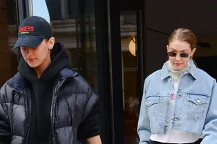 Дутая жилетка vs короткая джинсовка: битва образов сестер Хадид