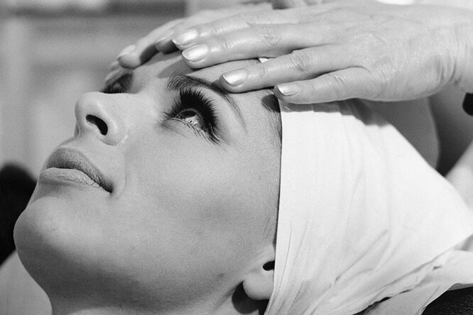 Beauty-процедура недели: подчеркивающий скулы и разглаживающий морщины скульптурный массаж для лица в «Белом саду» Beauty-процедура недели: подчеркивающий скулы и разглаживающий морщины скульптурный массаж для лица в «Белом саду»