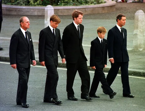 Члены королевской семьи на похоронах принцессы Дианы, 1997