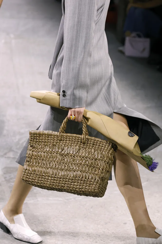 Bottega Veneta весна-лето 2025