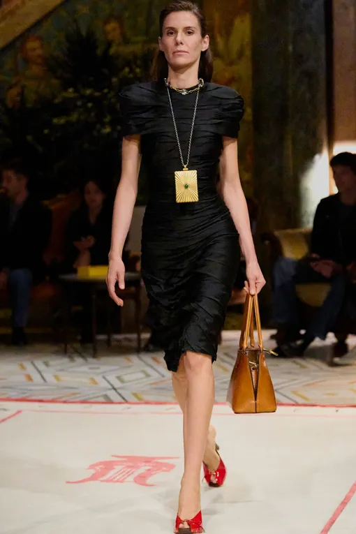 Versace весна-лето 2026 Versace весна-лето 2026