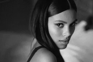 Чистый секс: Тина Кунаки снялась в откровенной фотосеcсии