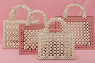 Что подарить себе на Новый год: сумочки из бисера из новогодней капсулы 0711 Tbilisi