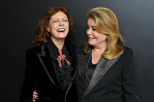 Катрин Денев, Сьюзан Сарандон и Хлоя Севиньи на показе культовой кинокартины «Дневная красавица»