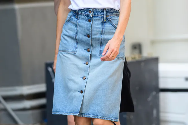 Самая модная джинсовая юбка 2026 года родом из 2016-го