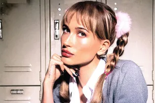 Бритни Спирс, игроки в кальмара и Круэлла: лучшие образы звезд на Хэллоуин 2021