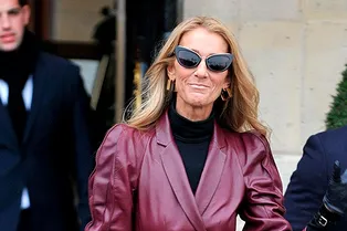 Как стать звездой стритстайла в 50 лет: Селин Дион в кожаных скинни в Париже