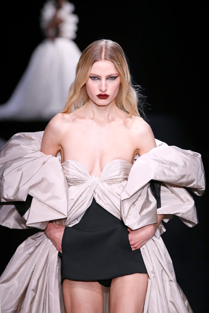 Valentino Haute Couture весна-лето 2023