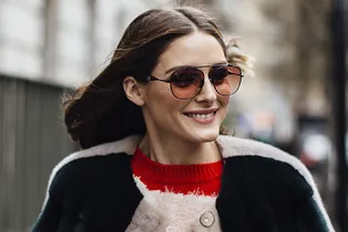 Зачем стилист Оливии Палермо использует на волосах тени для век Зачем стилист Оливии Палермо использует на волосах тени для век