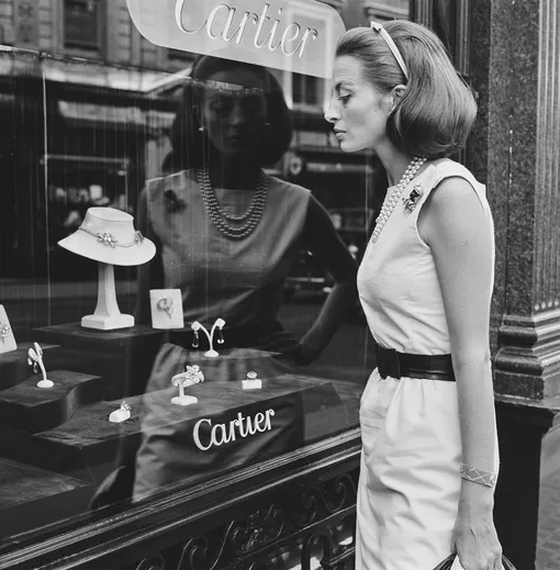 Витрина ювелирного магазина Cartier на Олд Бонд-стрит в Лондоне, 1964 год
