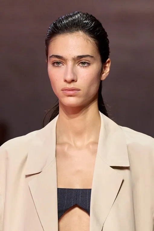 Prada весна-лето 2026