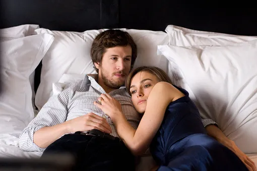 Кадр из фильма «Прошлой ночью в Нью-Йорке», 2009 Кадр из фильма «Прошлой ночью в Нью-Йорке», 2009