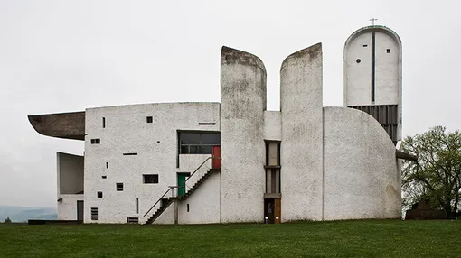 КАПЕЛЛА НОТР-ДАМ-ДЮ-О, РОНШАН, ФРАНЦИЯ, 1950–1955