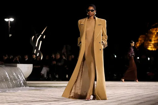 Saint Laurent весна-лето 2023 Saint Laurent весна-лето 2023