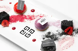 Попробовать кутюр на вкус: десерт Givenchy в «Brasserie Мост»