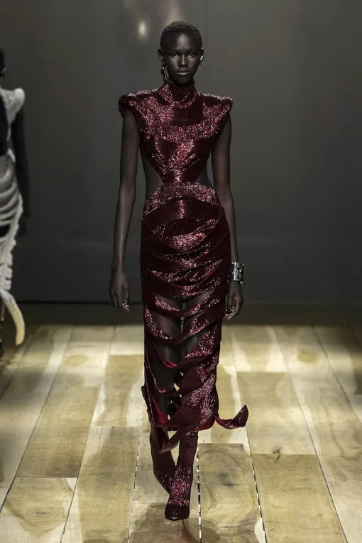 Alexander McQueen осень-зима 2023/24 Alexander McQueen осень-зима 2023/24
