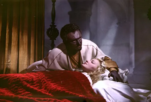 Сергей Бондарчук и Ирина Скобцева в фильме «Отелло», 1955 Сергей Бондарчук и Ирина Скобцева в фильме