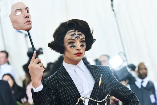 Эзра Миллер на Met Gala-2019