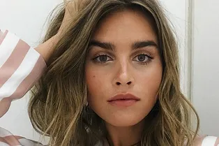 4 ошибки, которые вы совершаете, когда сушите волосы 4 ошибки, которые вы совершаете, когда сушите волосы