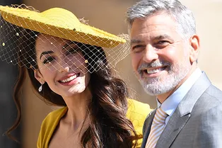 Амаль Клуни в желтом кружевном платье на свидании с Джорджем