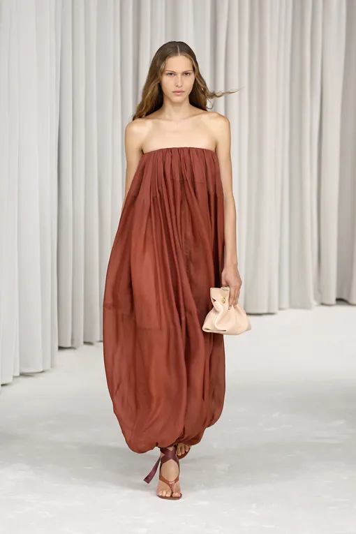 Ferragamo весна-лето 2025