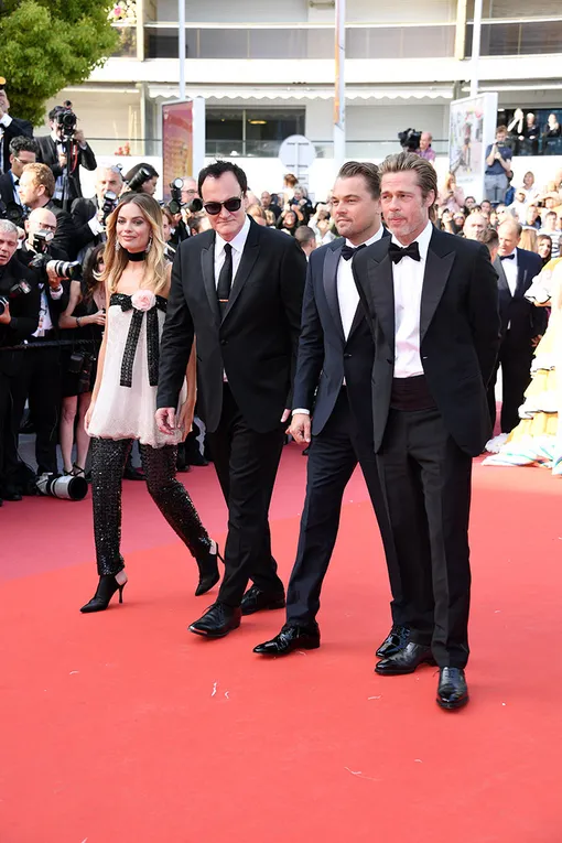 Марго Робби, Квентин Тарантино, Леонардо ДиКаприо и Брэд Питт Марго Робби, Квентин Тарантино, Леонардо ДиКаприо и Брэд Питт