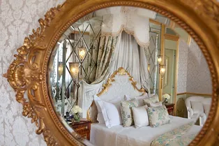 Особняк XII века в шаге от площади Сан-Марко: как выглядит после реставрации старейший отель Венеции