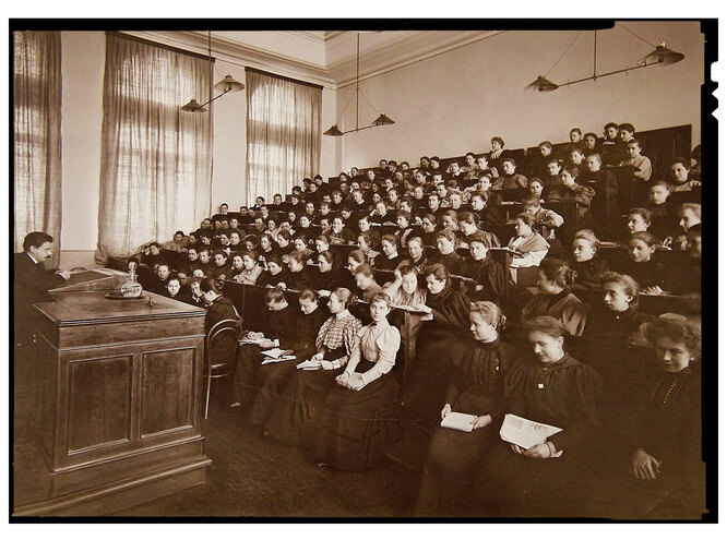Высшие женские курсы. Санкт-Петербург (1903)