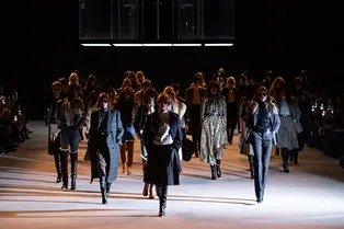 Самая неожиданная коллекция Эди Слимана для Celine — без мини, рок-н-ролла и изодранных колготок