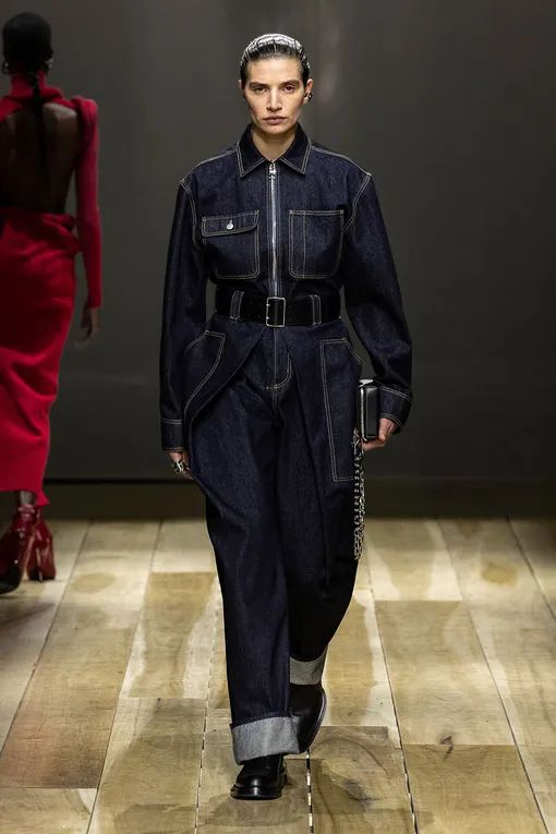 Alexander McQueen осень-зима 2023/24 Alexander McQueen осень-зима 2023/24