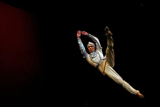 Кирилл Серебренников станет режиссером биографического балета «Нуреев» Кирилл Серебренников станет режиссером биографического балета «Нуреев»