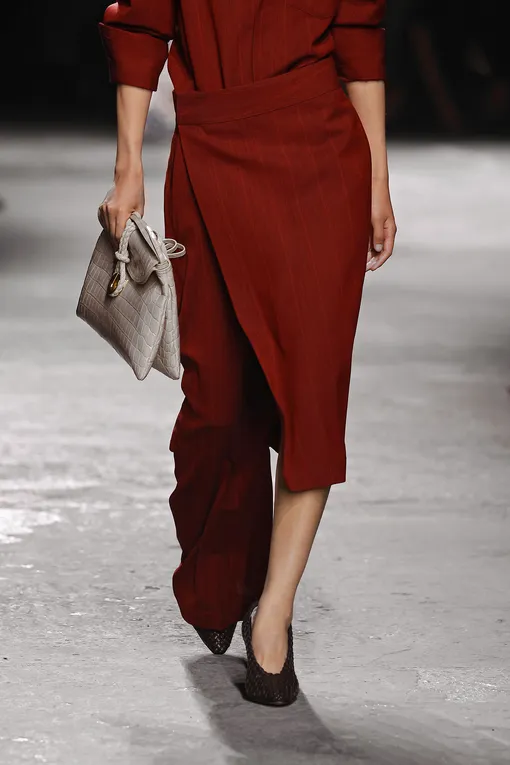 Bottega Veneta весна-лето 2025