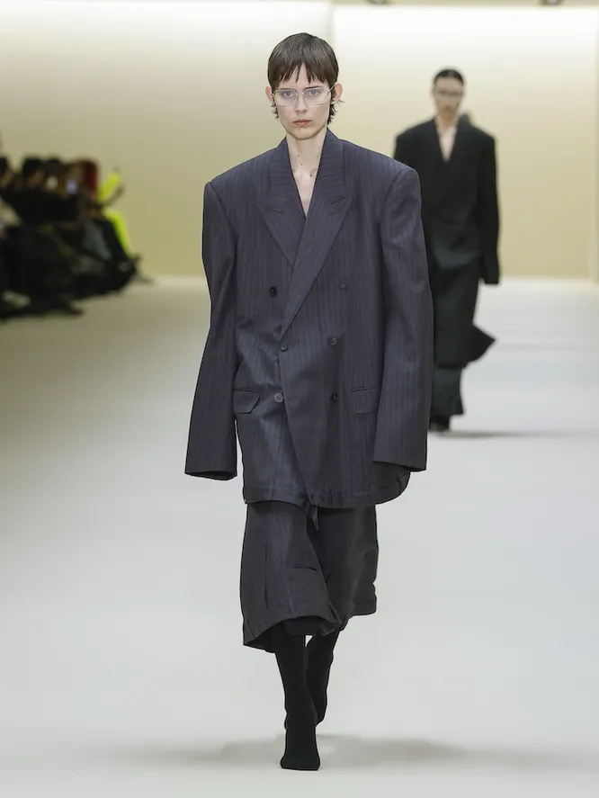 BALENCIAGA осень-зима 2023/24 BALENCIAGA осень-зима 2023/24