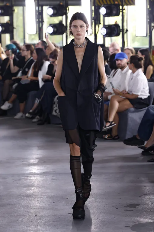 Sacai весна-лето 2024 Sacai весна-лето 2024