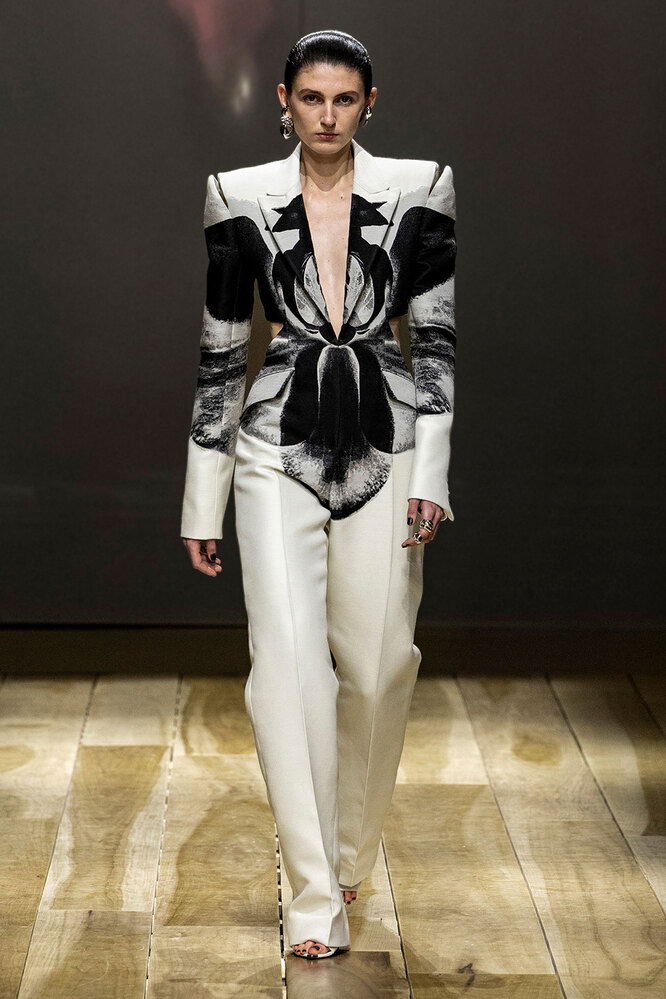 Alexander McQueen осень-зима 2023/24 Alexander McQueen осень-зима 2023/24