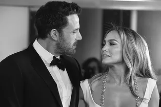 Исторический момент: первый официальный выход Джей Ло и Бена Аффлека на красной дорожке в Венеции