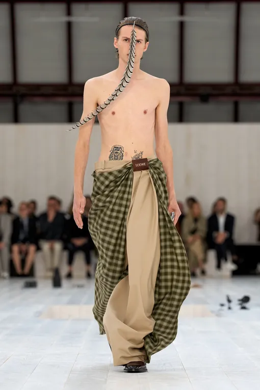 Loewe весна-лето 2025 Loewe весна-лето 2025