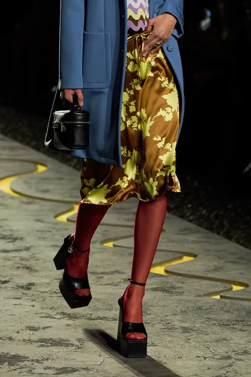 Versace весна-лето 2025 Versace весна-лето 2025