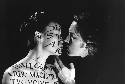 Вивиан У и Юэн Макгрегор в фильме «Интимный дневник» (1995) Вивиан У и Юэн Макгрегор в фильме «Интимный дневник» (1995)