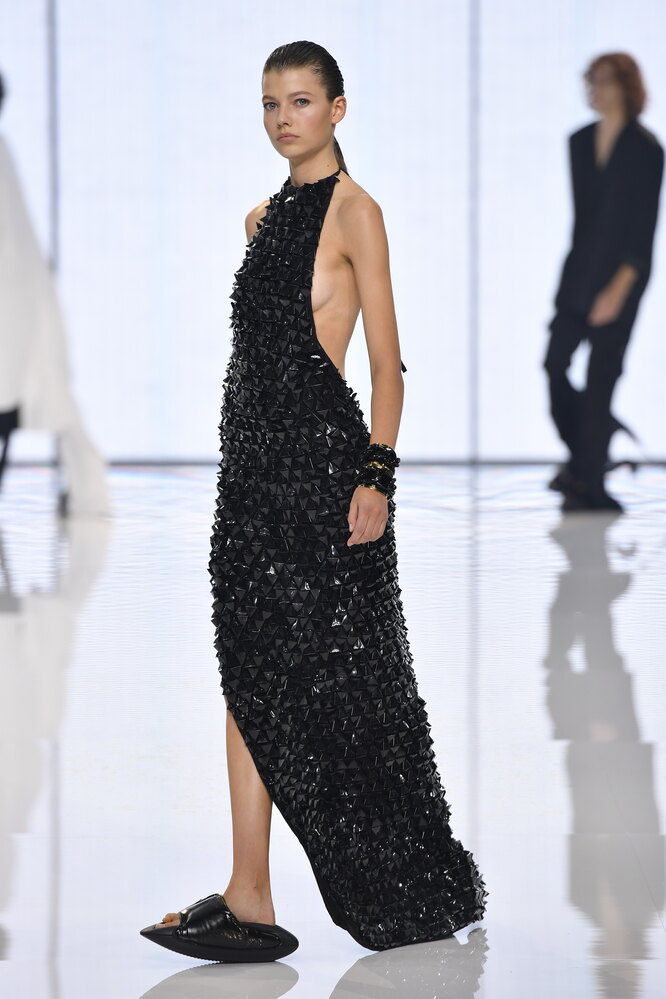 Вечерние платья с открытой спиной