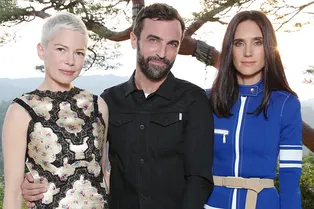 Первый ряд: Изабель Юппер, Дженнифер Коннелли и другие на шоу Louis Vuitton Первый ряд: Изабель Юппер, Дженнифер Коннелли и другие на шоу Louis Vuitton