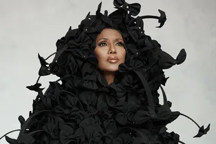 Супермодель Иман — о жизни без Дэвида Боуи, эйджизме и селебрити-культуре